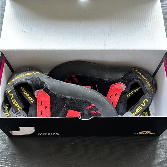 La Sportiva Black Climbing Shoes - Tarantula Black/Poppy - Picture 2 of 10